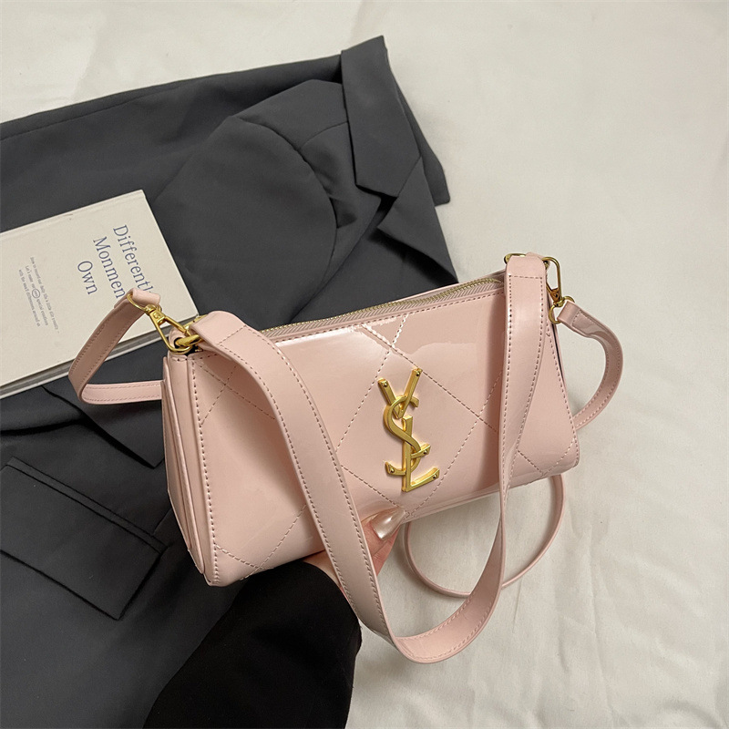 A new, versatile chain small square bag and a single-shoulder crossbody bag for niche and exquisite women 2025s hot