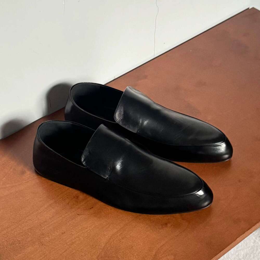 Genuine British Style Deep Mouth Pointed Toe Flat Leather for Women 2025 New Spring Versatile Loafers Commuter Single Shoes