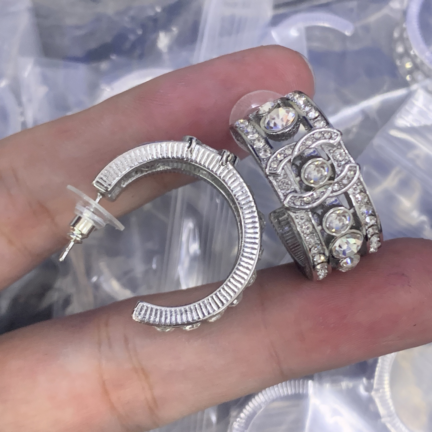 Earrings designer stud earrings are women's gold earrings designer jewelry earrings