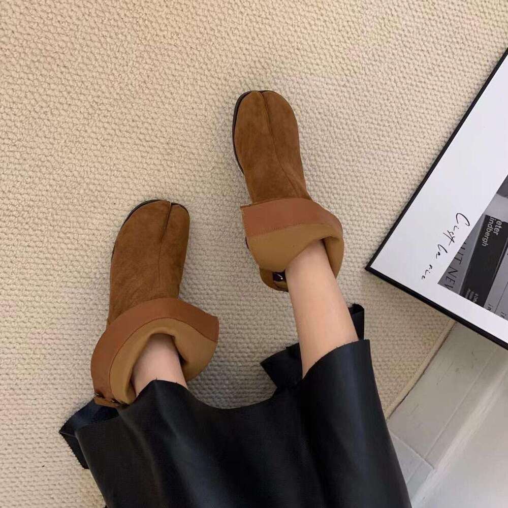 Korean Style Niche Two-Way Folded Pig Trotter Split Toe Mid-Calf Slim Women Autumn Winter Chunky High Heel Martin Short Boots