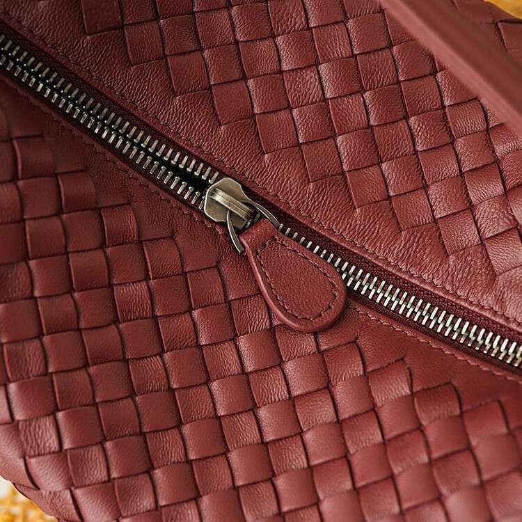 Tote Bag Crafted Sheepskin Dog Walking Niche Shoulder Versatile Crossbody Genuine Leather Woven Bag Handbag Shoulder Bag Braided Handbag