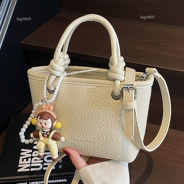 Top quality Brand High Quality New Style Free Delivery Designer Bag Cross-border Trend Lychee Pattern Handheld Bucket for Women 2025 Korean Version Li