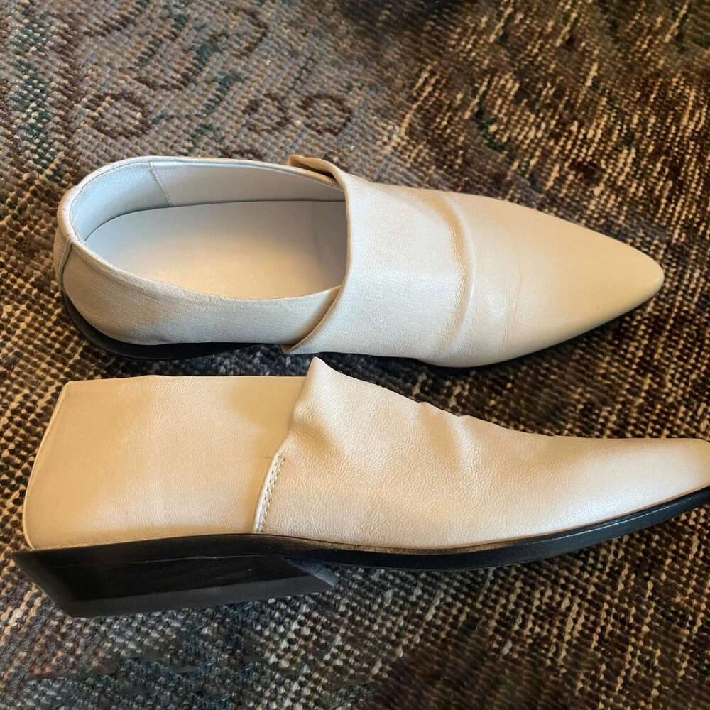 Korean Style Niche Genuine White Pointed Toe Deep Mouth Loafers for Women 2024 New Chunky Heel Small Leather Evening Single Shoes