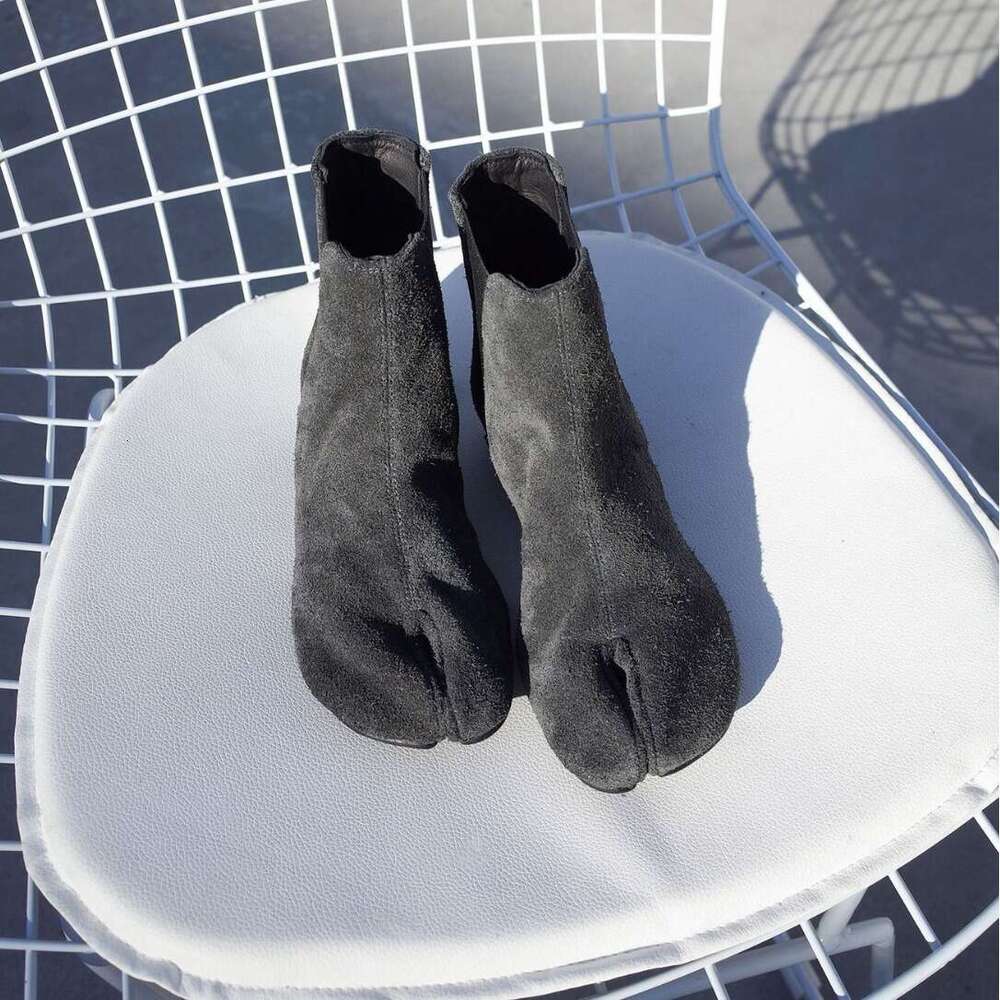 Genuine Leather Suede Niche Pig Trotter Split Toe Chelsea Ankle for Women Fashion Distressed Gray Low Heel Flat Slim Boots