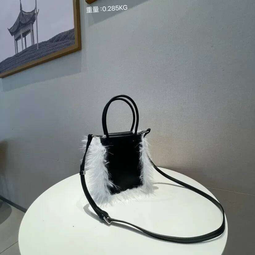 Women's Bags Designer Fluffy Feathers Handbags Designer Bags For Women New Soft PU Leather Shoulder Crossbody Bag Mini Phone Purses Clutch