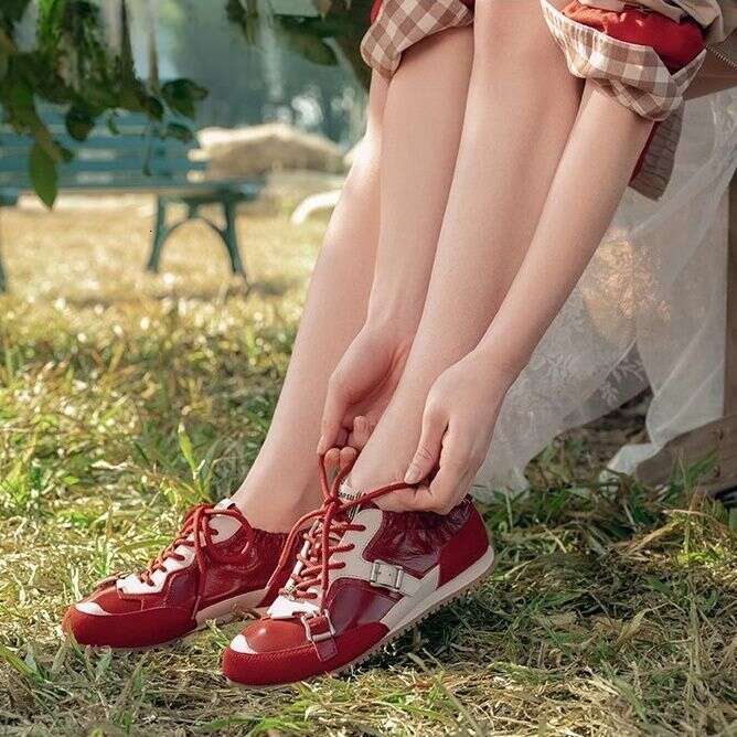 Color Blocked Breathable Mesh Casual Board Shoes Flat Shoes 2025 Spring/summer Round Toe Retro Lightweight, Fashionable And Luxurious Women's Sho