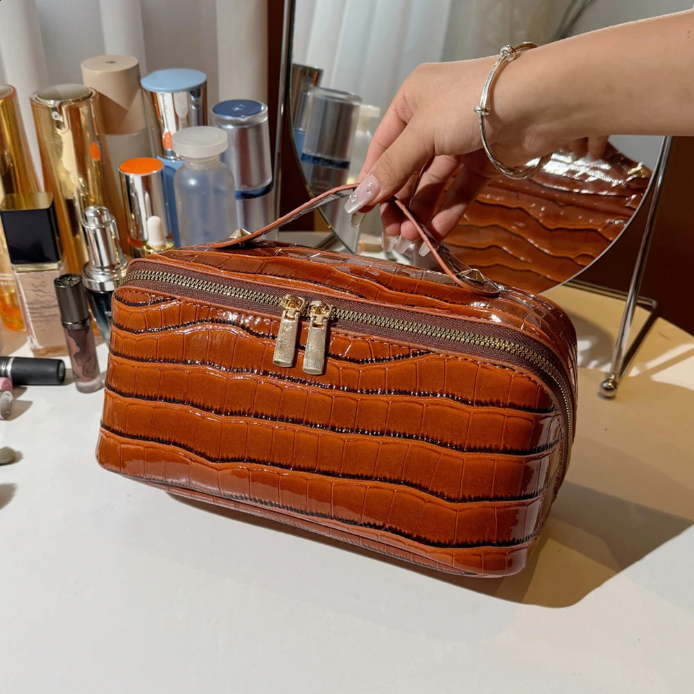 PU Leather Makeup Bag Simple Cosmetic MultiCompartment Travel Toiletry Organizer Women Cosmetics Handbag 250528