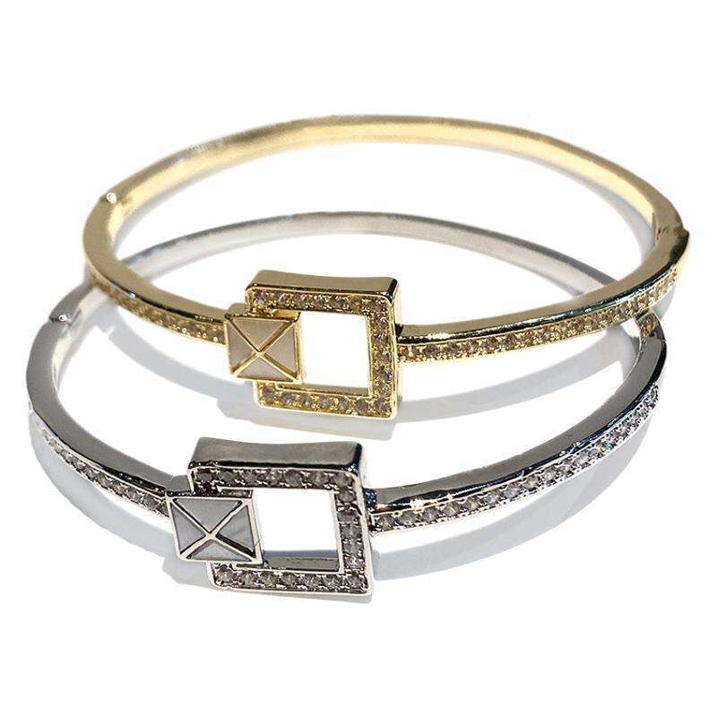 New Women's Twist Knot Small Flower with Dia Niche High-end Elegant Bracelet Jewelry with gift box