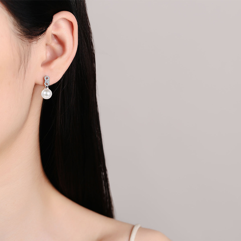 S925 Sterling Silver Moissanite Pearl Stud Earrings, Fashionable Chic Minimalist Design, Elegant Commuter Earrings, Perfect for Holiday Gifts