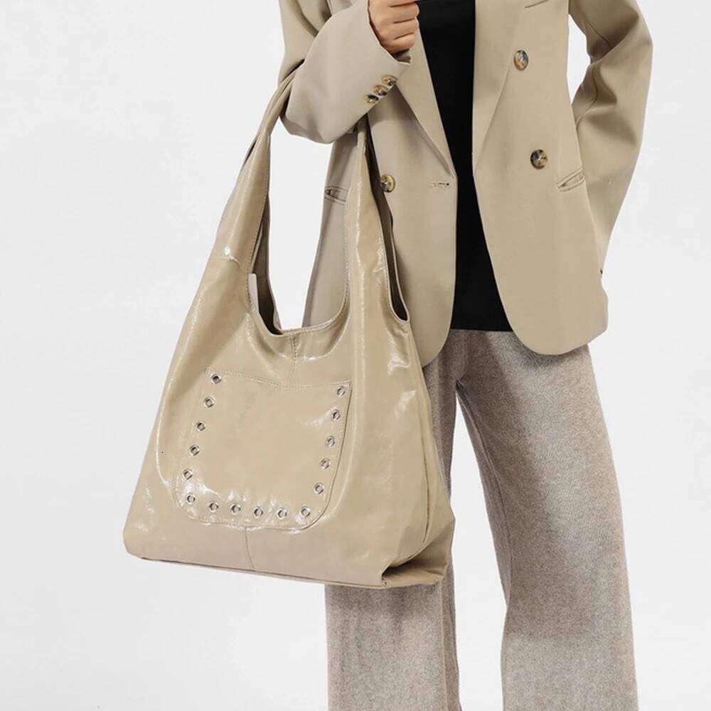Women's Bags Designer Lager Capacity Shoulder Hollow Rivet Tote Bag Soft PU Leather Hobos Shopper Designer Handbag NEW Half Moon Bags