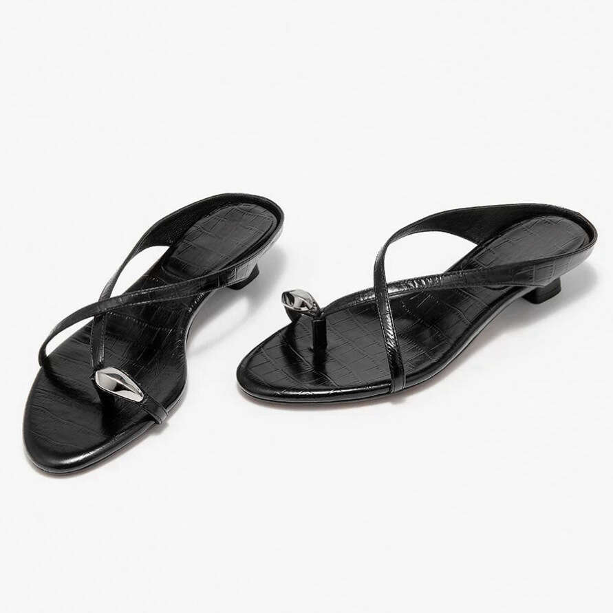 Genuine Leather Niche Design Crocodile Pattern Metal Toe Cross Strap Low Cat Heel for Women Outdoor Summer Sandals