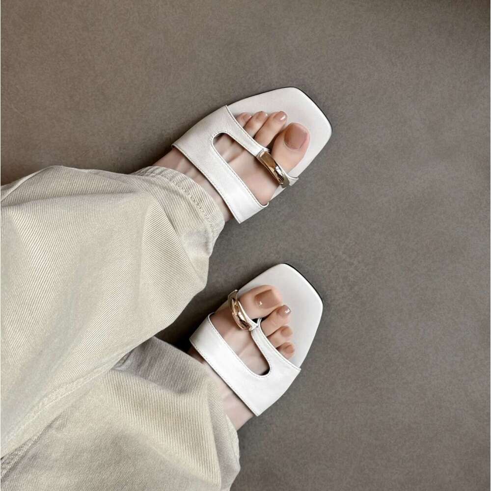 Cowhide Version ~ Korean Metal Buckle Split Toe Slip-On Flat Sandals for Women Outdoor Wear 2025 Summer New Style Cool Slippers