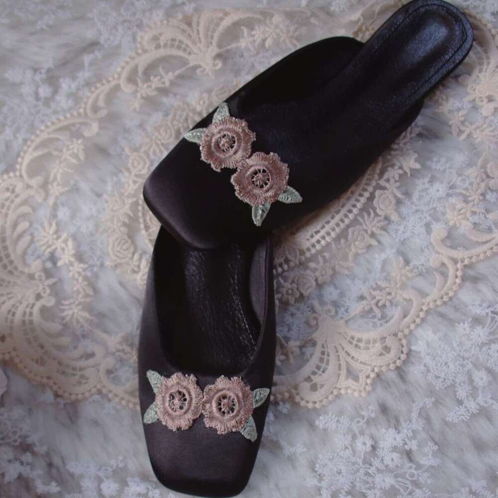 Genuine Leather Satin Embroidered Flower Square Toe Mules for Women Outdoor 2025 Spring Summer Fashion Flat Sandals