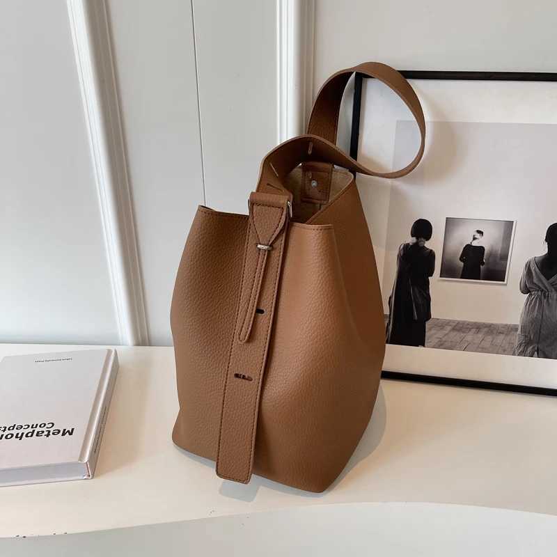High Capacity PU Bucket Bag 2023 Womens Soft Leather Magnetic Buckle Adjustable Shoulder Strap Composite Bags Vintage HandbagXJ2520528