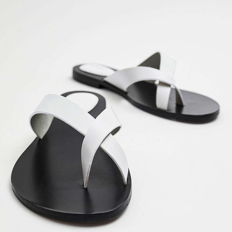 Genuine Leather Round Flat Simple Niche Design Cross Toe Post Sandals for Women Outdoor 2025 New Summer