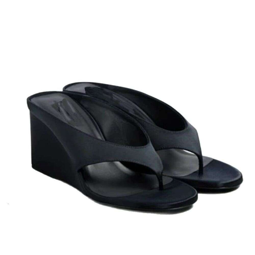 Cowhide Version ~ Niche Wedge Toe Post for Women Outdoor 2025 New Summer Sandals High Heels