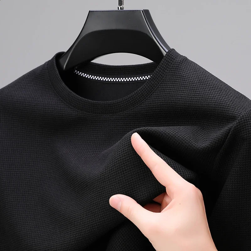 Mens Business Casual Long Sleeved Solid Color Round Neck T-shirt for Autumn Winter Comfortable Fashionable Versatile Top 250527