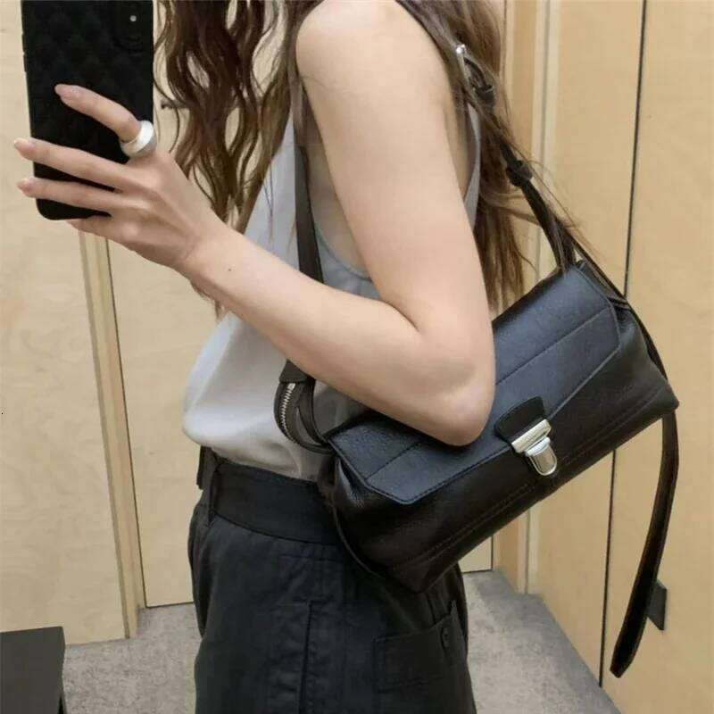 LE Vegetable Tanned Cowhide Motorcycle Vintage Shoulder Underarm Messenger Bag Fashion Designer Handbag