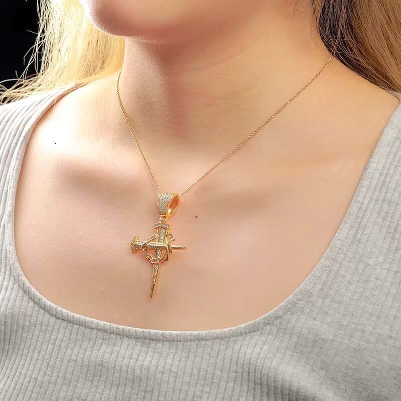 Hip Hop 925 Sterling Silver VVS Moissanite Nail Cross Pendant 18K Gold Plated Diamond Hip Hop Cross Pendant Necklace