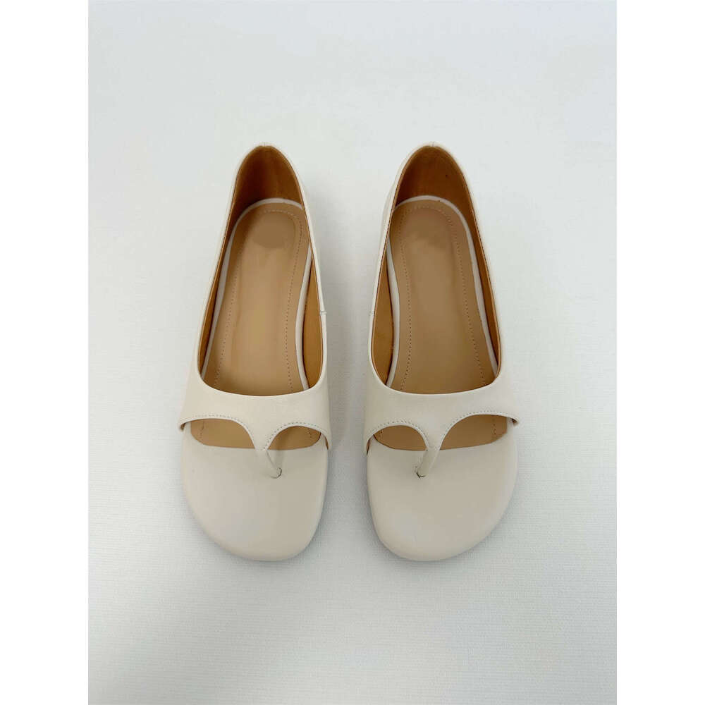 Cowhide Version ~ Niche Personality Round Toe Post Sandals for Women 2025 New Summer Hidden Wedge Flat Single Shoes