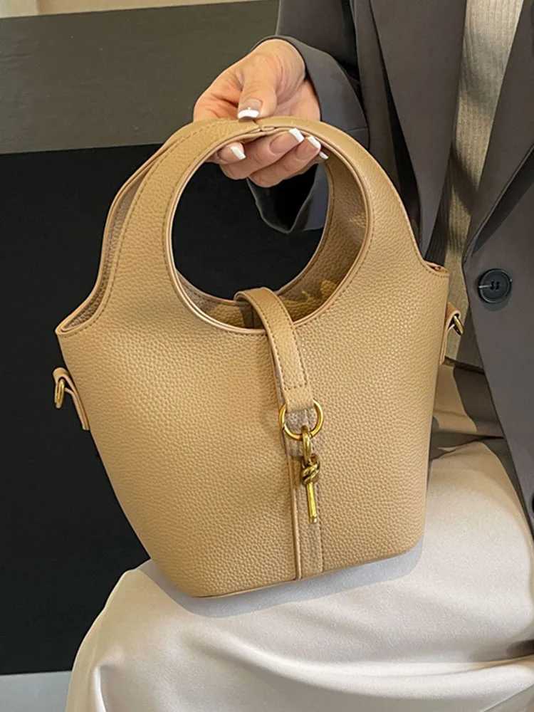 Women New Style Trendy Crossbody Bucket Bag Fashionable High End Office Handbag Personalized Metal Decoration One Shoulder Bag XJ2520528