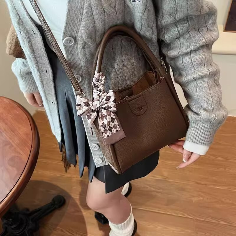 Ladies new texture crossbody bag fashion super soft multifunctional fashionable handbag designer fashion fashionable women s shoulder bag