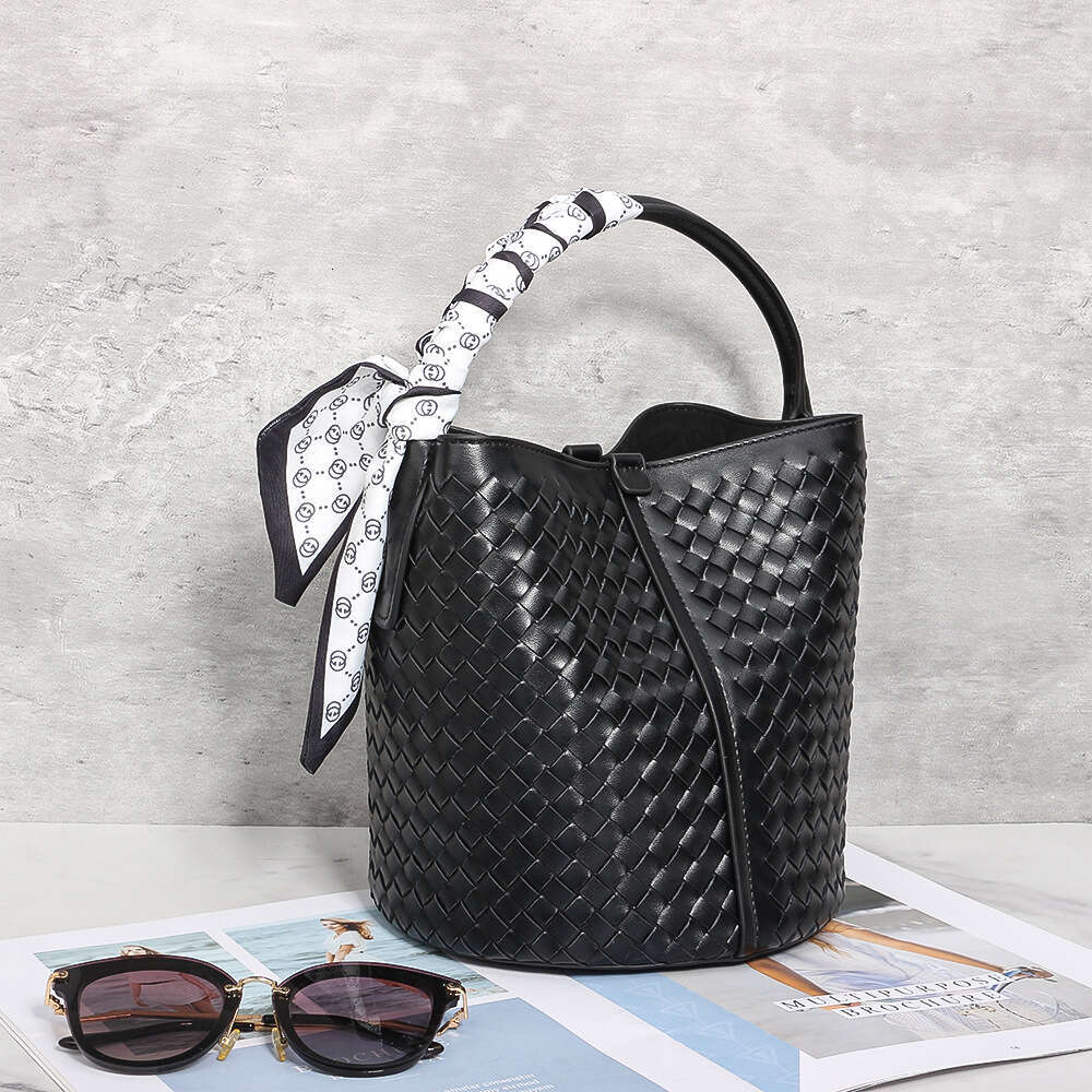 Tote Bag Woven Cowhide Bucket For Women Crossbody Large Capacity High End Genuine Leather Tote Bag Commuter Shoulder Bag Shoulder Bag Braided Handbag