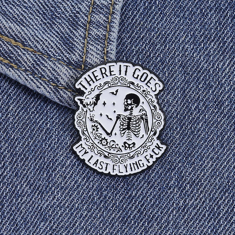 Black and White Simple Skull Halloween Costume Hat Backpack Accessories Lapel Pin Metal Badge Brooch