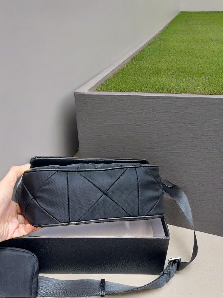 New nylon Oxford fabric casual bag with diamond grid chain shoulder bag, crossbody small bag, fashionable and lightweight women's bag