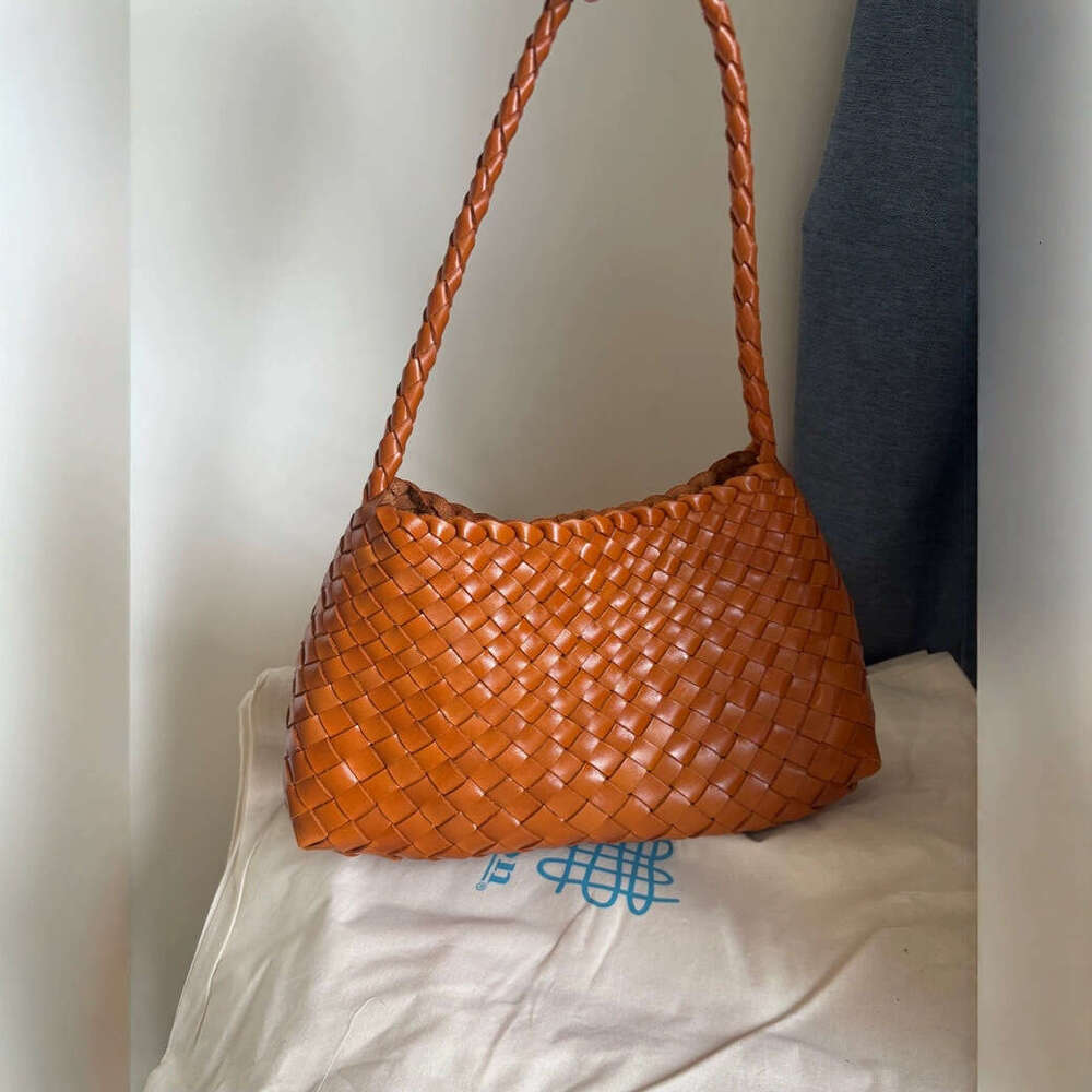 Shoulder Bag Braided Handbag Dragon Woven First Layer Cowhide Women French Style Basket Handmade Genuine Leather Tote Shoulder Bag Shoulder Bag KQ