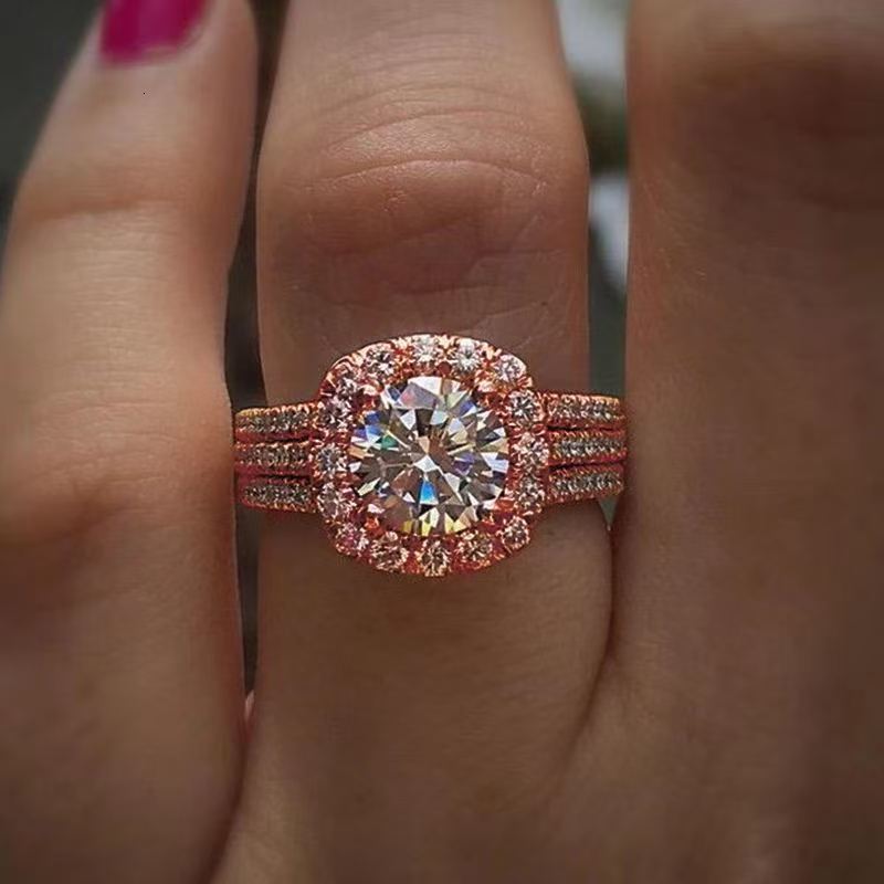 Luxurious Crystal Ring Romantic Engagement Wedding Ring Alloy Jewelry Gift for Women
