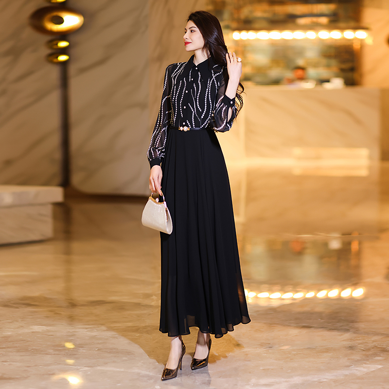 Sleek Fit & Flare Tunic Top Skirt Combo Featuring Intricate Patterned Hem