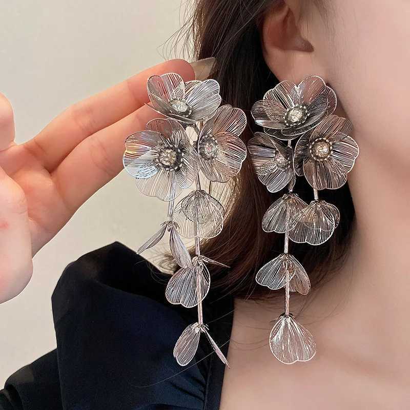 FTCY Bohemian Flower Tassel Earrings for Women Vintage Gold Color Exaggerated Hanging Earring Party Jewelry Gift L250527
