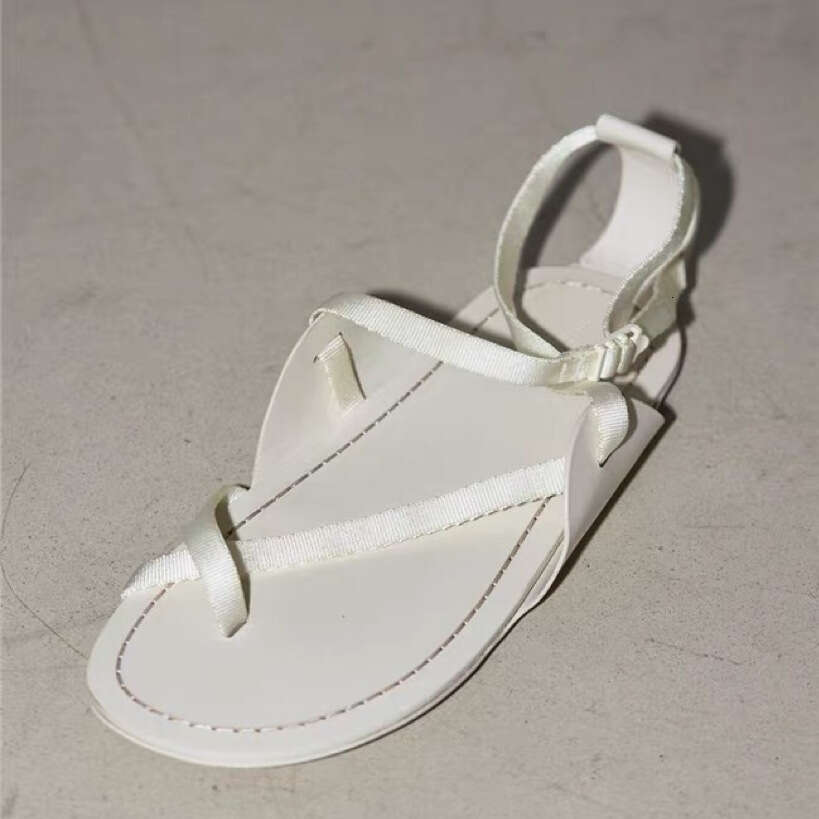 Genuine Leather Niche Design Cross Strap Toe Post Flat Roman Sandals for Women Summer Beach Casual Fashion Slippers