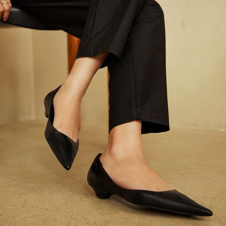 Genuine Leather French Niche High-End Pointed Toe Shallow Mouth Single for Women 2024 Summer Versatile Low Tapered Heel Commuter Shoes