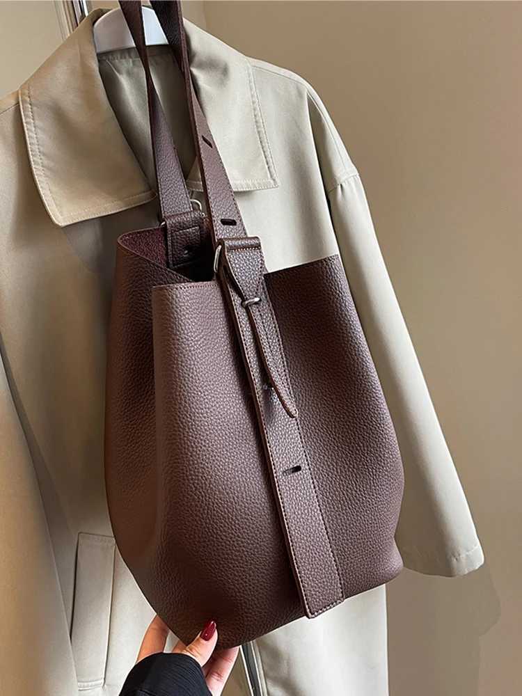 High Capacity PU Bucket Bag 2023 Womens Soft Leather Magnetic Buckle Adjustable Shoulder Strap Composite Bags Vintage HandbagXJ2520528