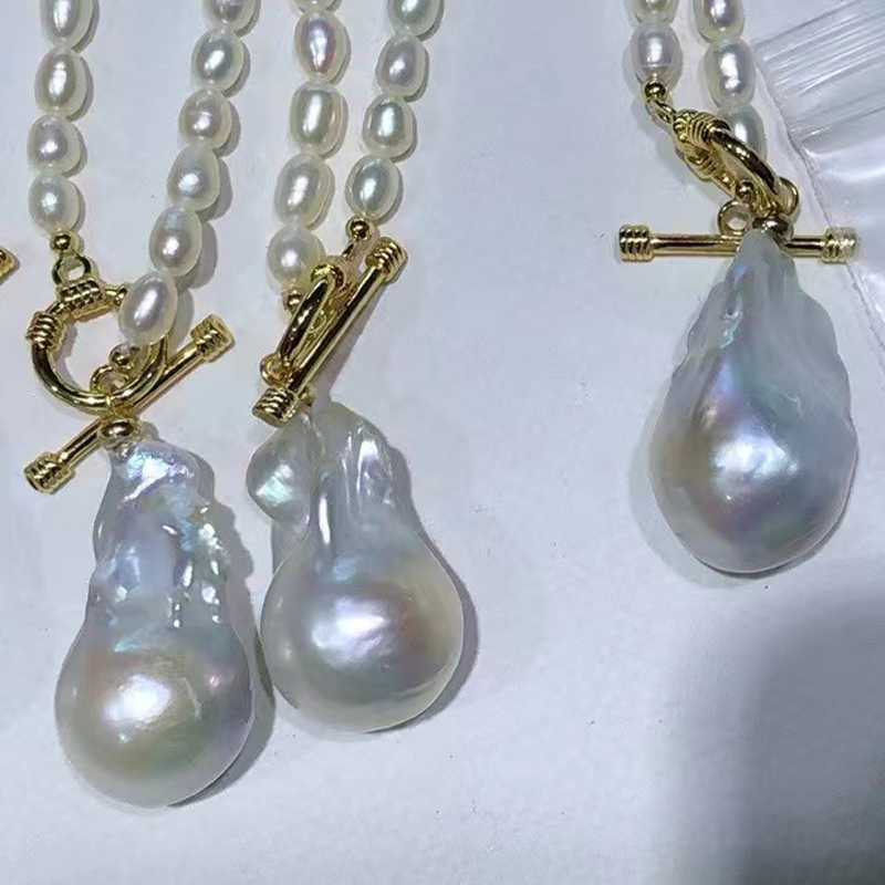 Delicate Pearls: A Simple yet Charming Necklace & Matching Earring Pairing Comfortable Wearing Experience