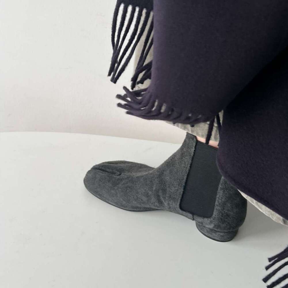 Genuine Leather Suede Niche Pig Trotter Split Toe Chelsea Ankle for Women Fashion Distressed Gray Low Heel Flat Slim Boots