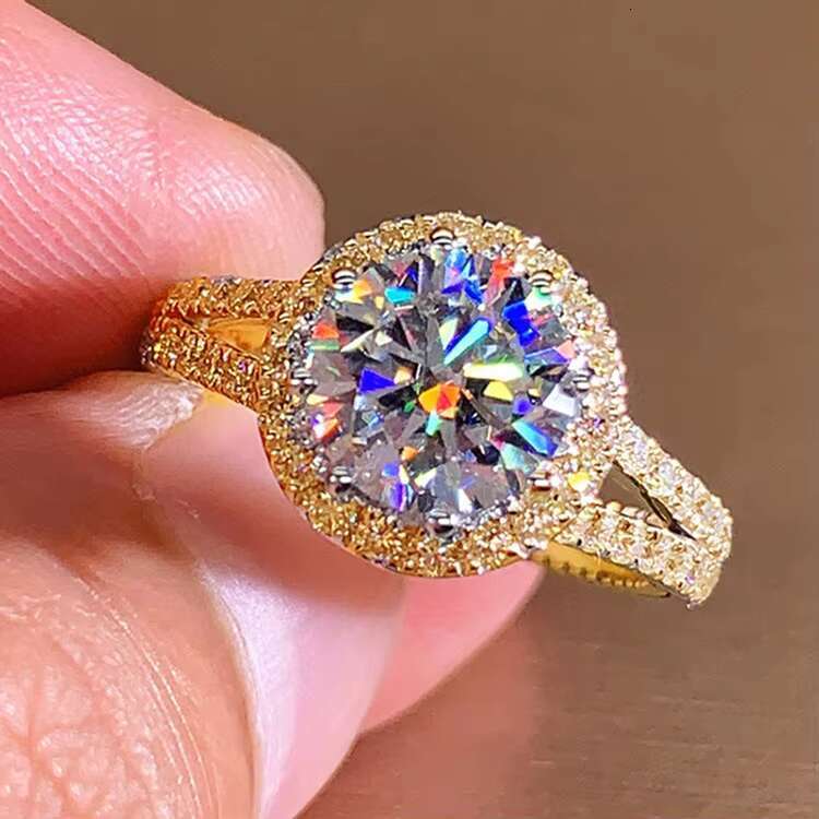 2025 New Light Luxury Bridal Gold Plated Rings Romantic Diamond Rings Round Wedding Rings for Women