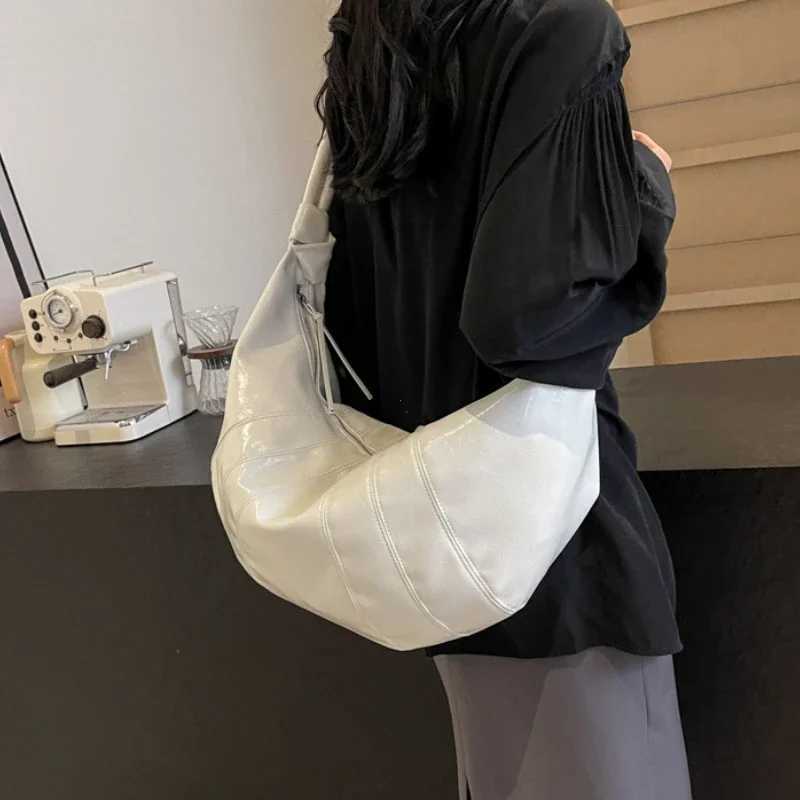 Luxury PU Leather Crescent Crossbody Bag for Women Casual Shoulder Satchel Hobo Bag Dumpling Red Bags Y2k Girls Messenger BagXJ2520528