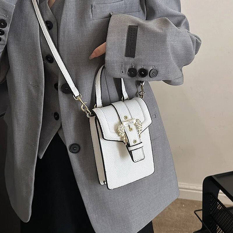 2025 New Popular Fashionable Women's Small Square Versatile Portable, Niche Urban Style, Solid Color Shoulder Messenger Bag