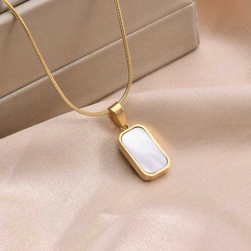 Fashion Black White Double-sided Rectangular Pendant Necklace for Women Stainless steel Gold Plated Geometric Jewelry XJ250528