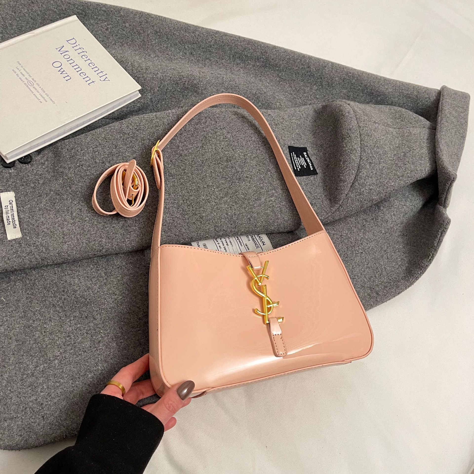 Spring and summer new style senior feeling red fashionable contracted all build patent leather letter underarm shoulder female bag 2025s hot