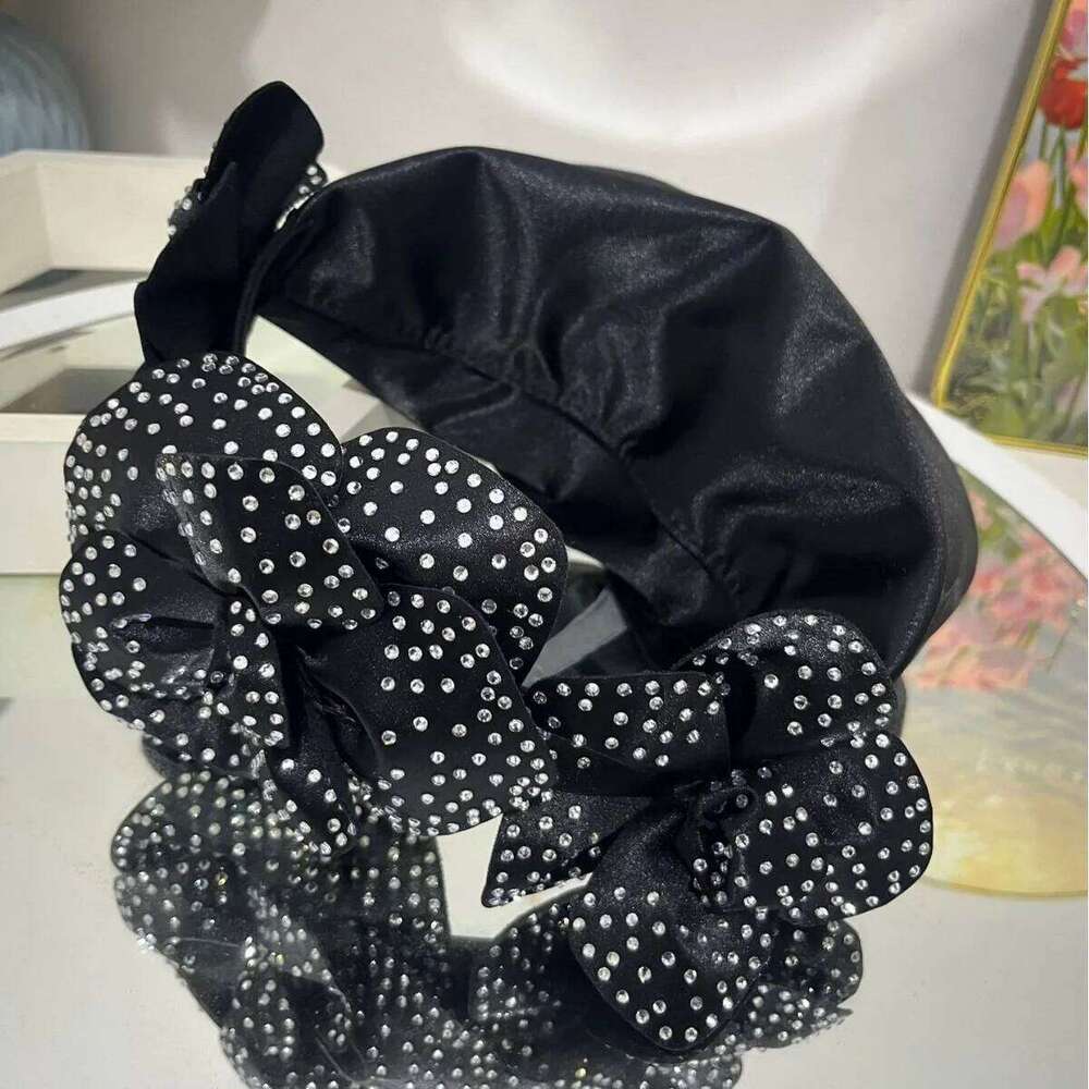 Women's Bags Designer Flower Handle Women's Handbag Rhinestone Evening Clutch Half Moon Satin Shoulder Bags For Women Silk Cloud Crescent Ba