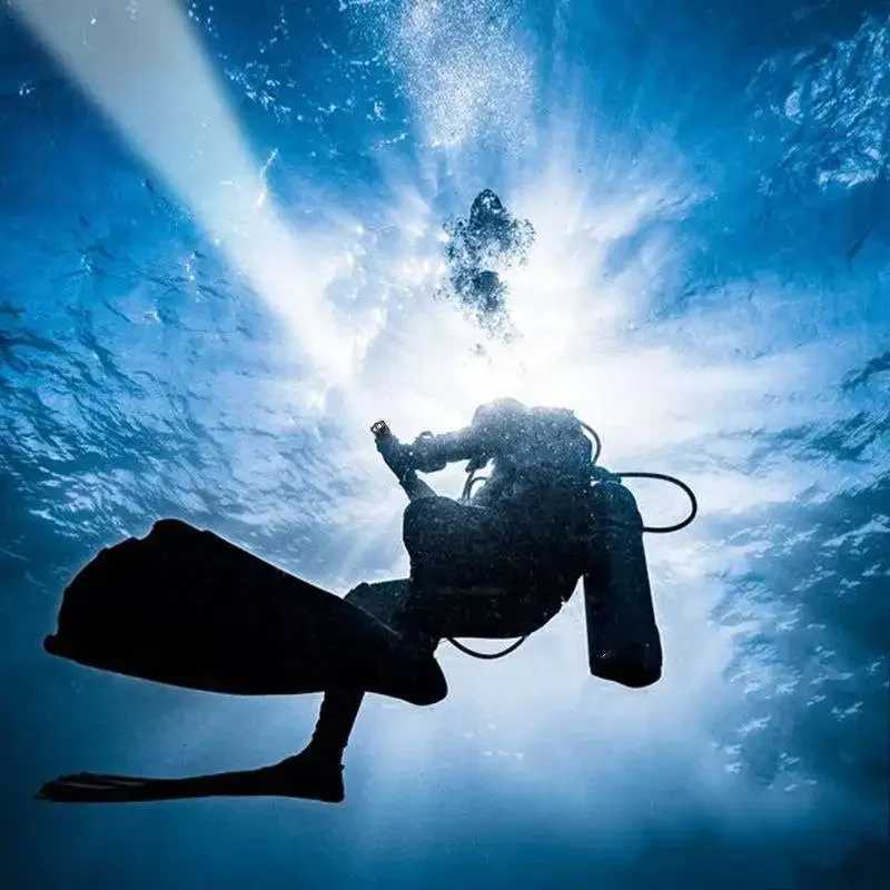 10000LM Profesional Diving Flashlight Scuba LED Dive Light 26650 Hunting Dive Torch IPX8 Waterproof Underwater Lantern XJ250529