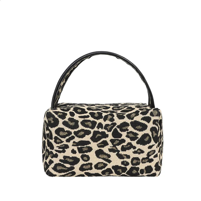 Leopard Makeup Bag y Large Capacity Skincare Portable Carrying Canvas Purse Waterproof Zipper Organizer Travel Bag 250528