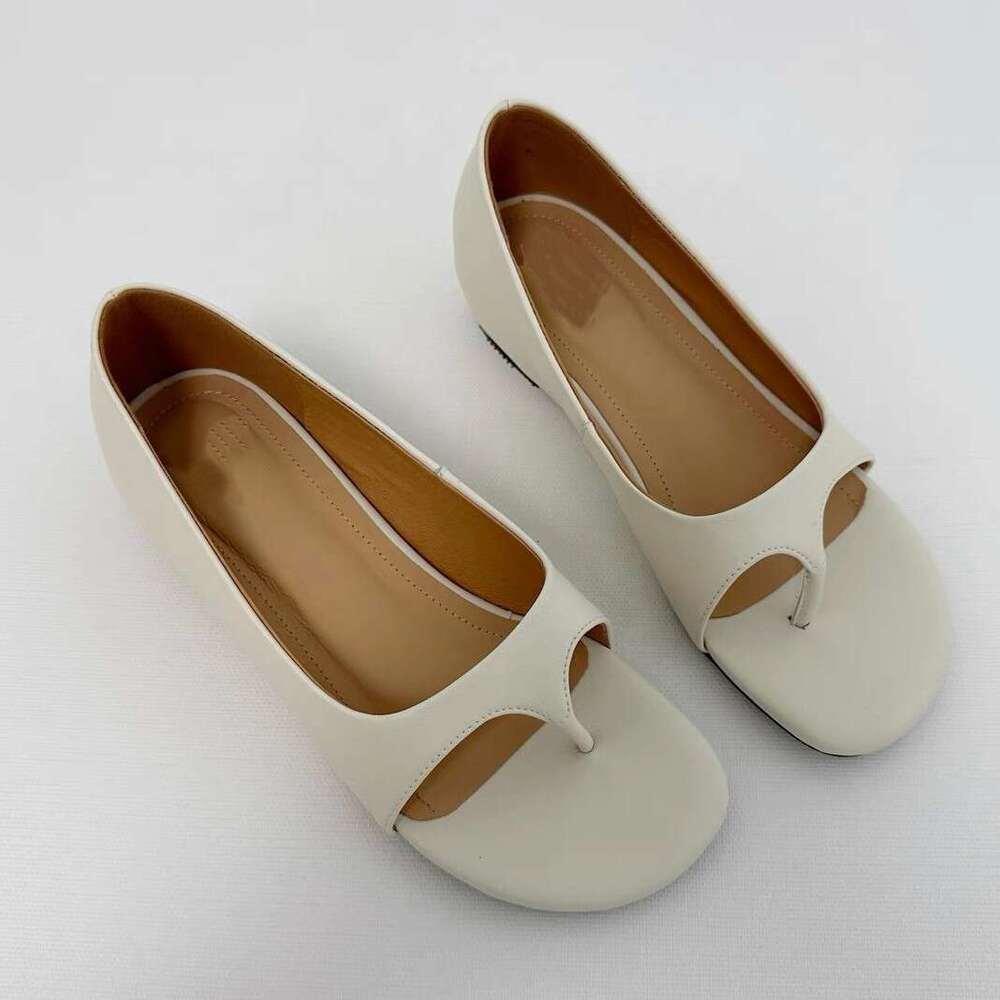 Cowhide Version ~ Niche Personality Round Toe Post Sandals for Women 2025 New Summer Hidden Wedge Flat Single Shoes