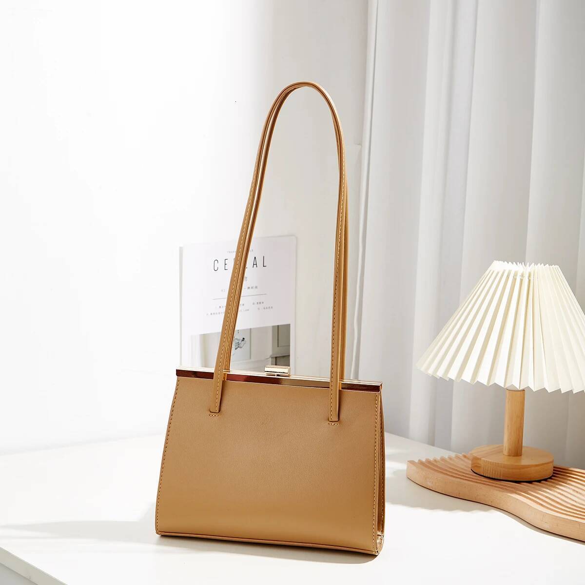 Fashion 2024 New Large Capacity Handbag Joker Temperament Commuter Underarm Simple One-Shoulder Clip Bag Casual Handbag