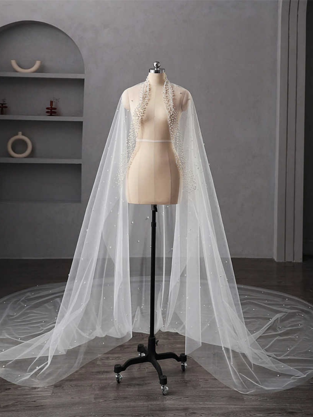 Classic Wedding Veil With Comb Pearls One Layer Long Cathedral Length Bridal Veils Beaded Edge Wedding Accessories Customized