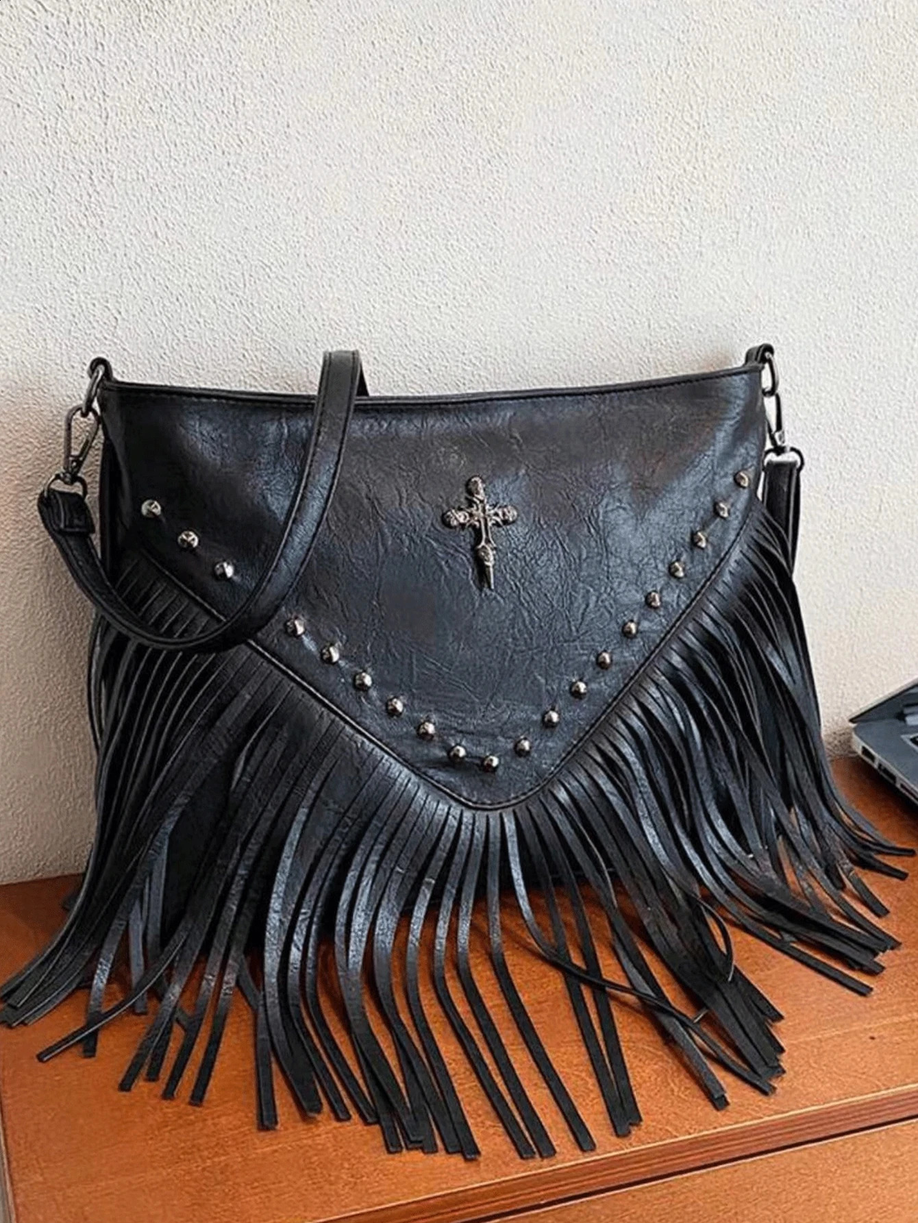 Fashionable retro leather crossbody bag Bohemian style tassel studded cross decoration travel and daily casual bag 250528